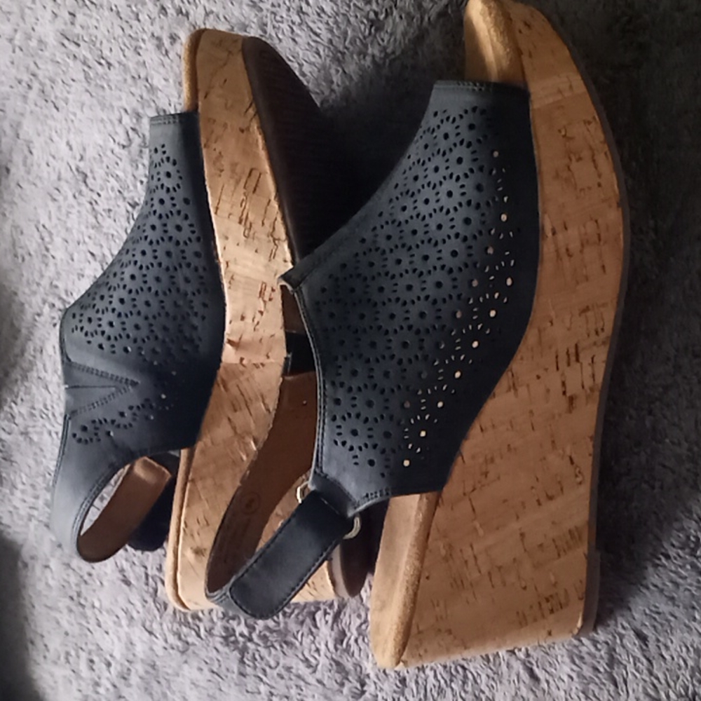 Womens wedges size 8